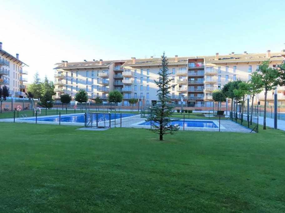Precioso Atico Con Bonitas Vistas A La Pena Oroel Apartment Jaca Bagian luar foto