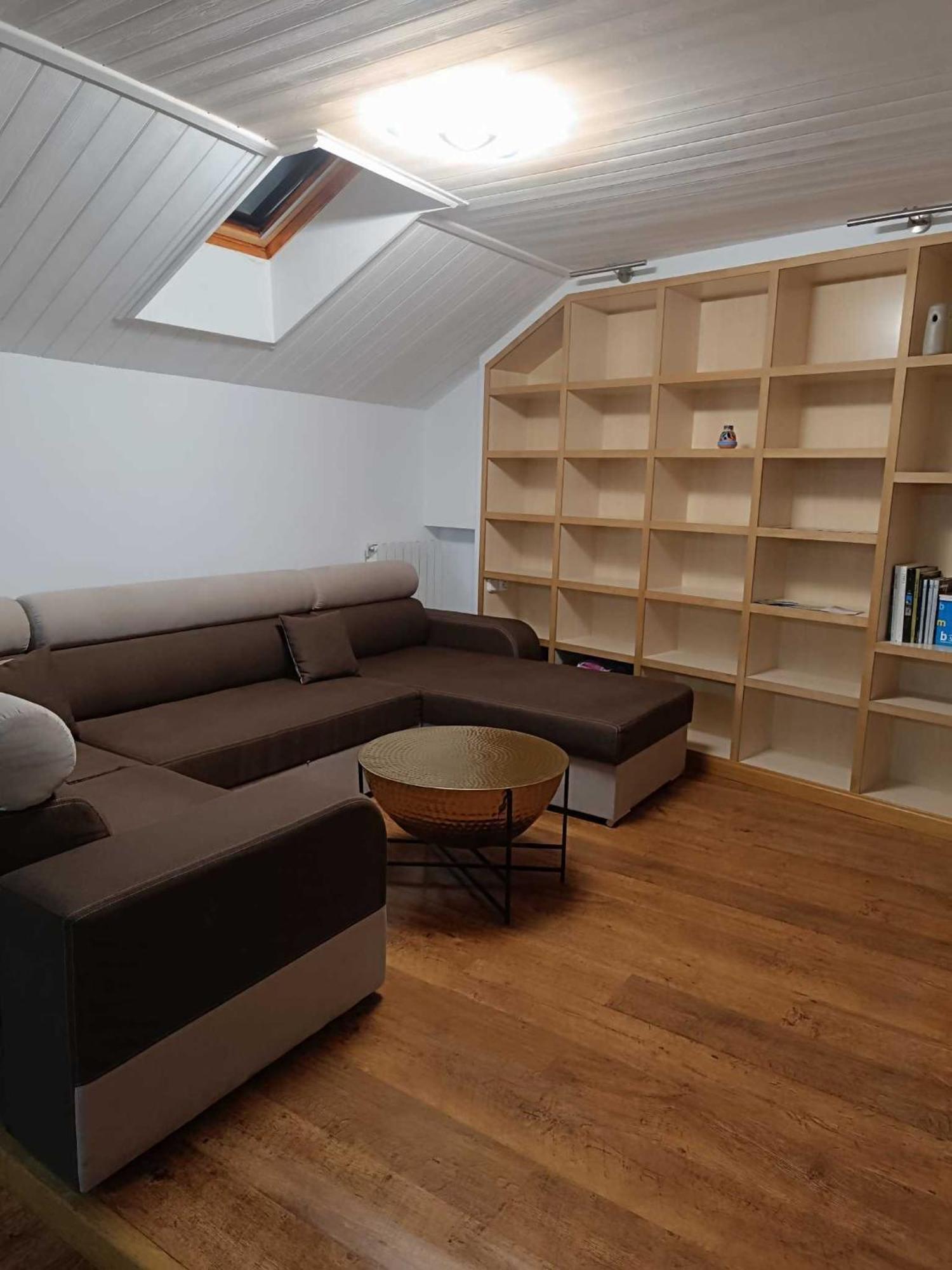 Precioso Atico Con Bonitas Vistas A La Pena Oroel Apartment Jaca Bagian luar foto